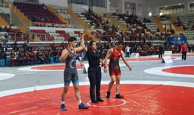 Elazığlı minik güreşçiler Türkiye şampiyonasına damga vurdu