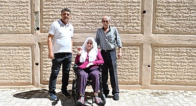 Engelli vatandaş akülü tekerlekli sandalye ile hayata yeni bir adım attı