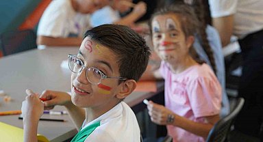 Engelsiz kamp yüzleri güldürdü