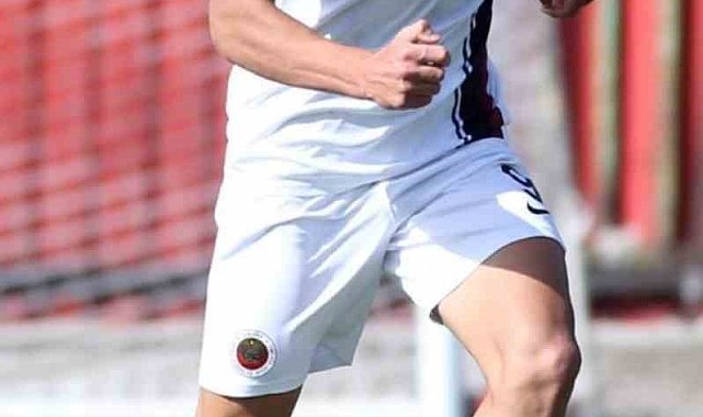 Ertuğrul Sandıkcı, U17 ve U19'daki performanslarıyla kulüplerin dikkatini çekti