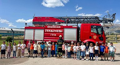 Erzincan İtfaiye Müdürlüğü minik öğrencileri ağırladı
