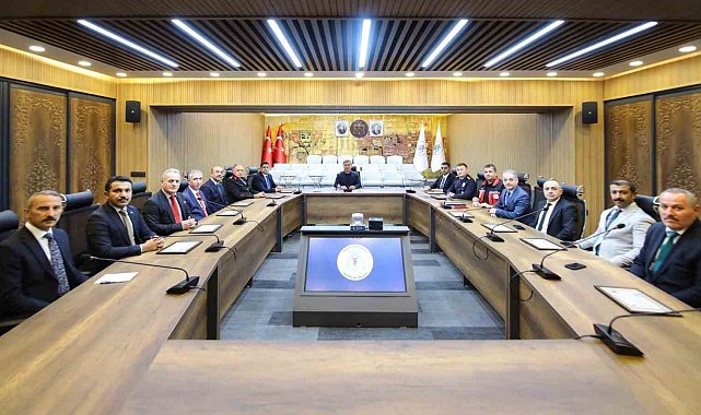 Erzincan'da başarılı birim amirlerine başarı belgesi