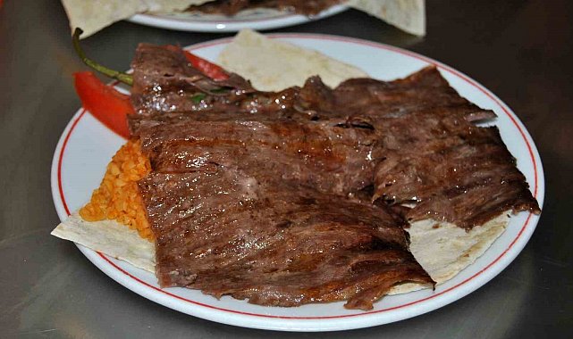 Erzincan'da bayram öncesi insan yoğunluğunu fırsat bilen lokantacı esnafı dönere zam yaptı