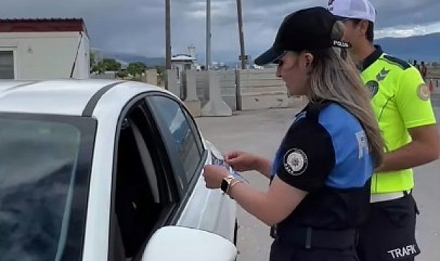 Erzincan'da polisler bayram öncesi vatandaşı bilgilendirdi