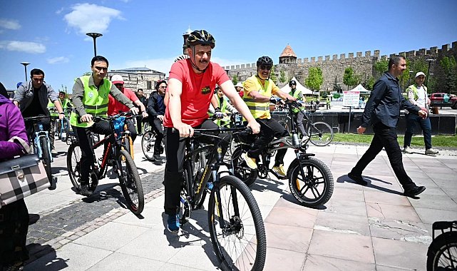 Erzurum'da pedallar sağlıklı hayatlar için çevrildi