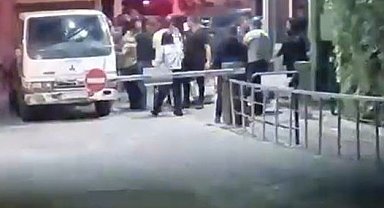 Esenyurt'ta kaynanasını hastaneye götürmek için gelen damat siteye alınmayınca ortalık karıştı