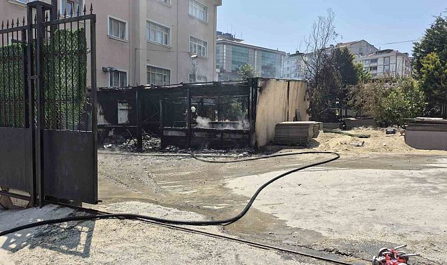 Esenyurt'ta öğrenci yurdunda korkutan yangın