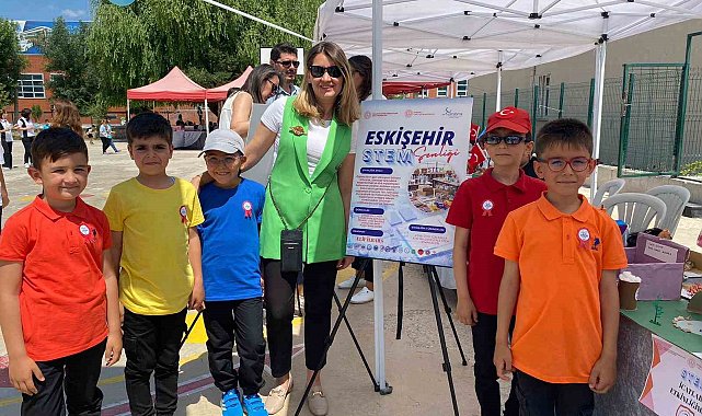 Eskişehir Vali Münir Raif İlkokulun 'STEM Şenliği' etkinliğinde