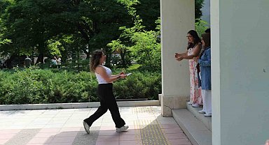 Eskişehir'de adayların bazıları AYT sınavına son anda yetişti