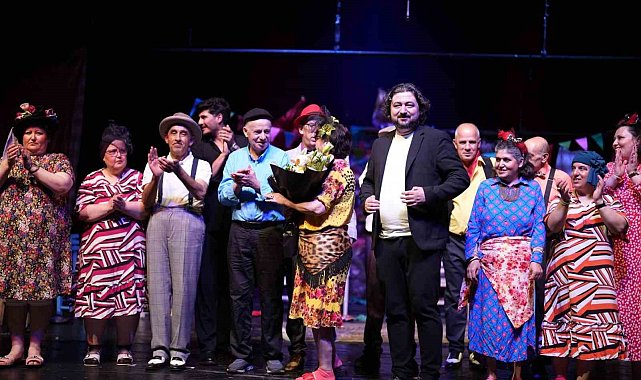 Eskişehir'de engelli bireyler tiyatro gösterisi sundu