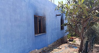 Evde yangın çıktı, yaşlı adam son anda kurtarıldı