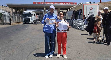 Evlatları karnelerini alan Suriyeli aileler ülkelerine dönüyorlar