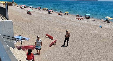 Evsiz adam Konyaaltı Sahili'nde ölü bulundu