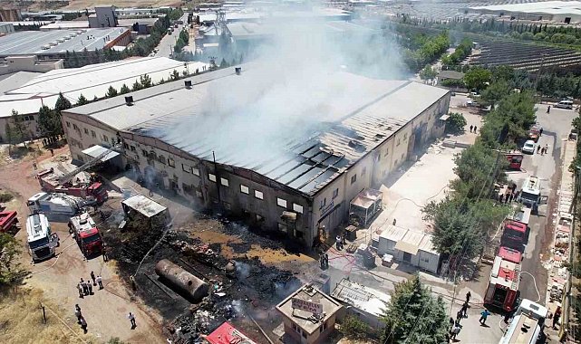 Fabrika yangını kontrol altına alındı