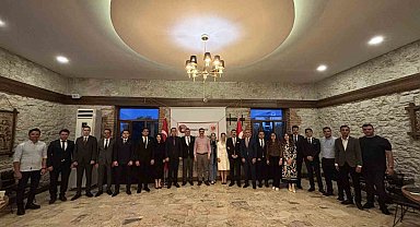 Farklı bölgelere atanan hakim ve savcılar için veda yemeği verildi