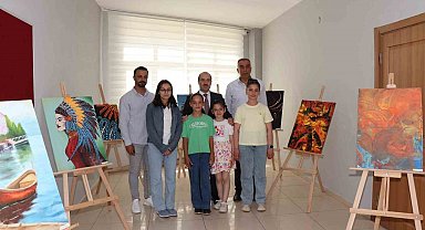 Farklı tekniklerle duygularını tuale yansıttılar