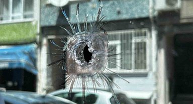 Fatih'te 1 ev ve 4 iş yeri kurşunlandı