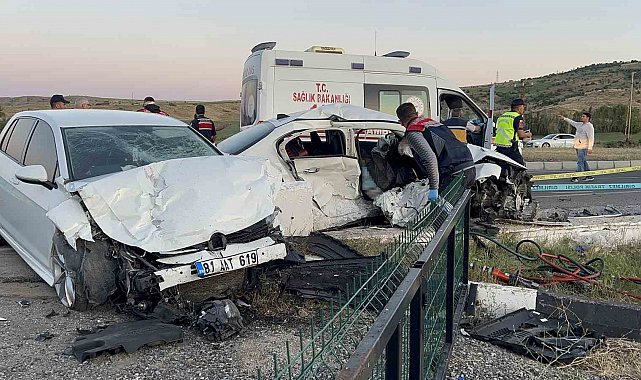 Feci kaza evli çifti hayattan kopardı