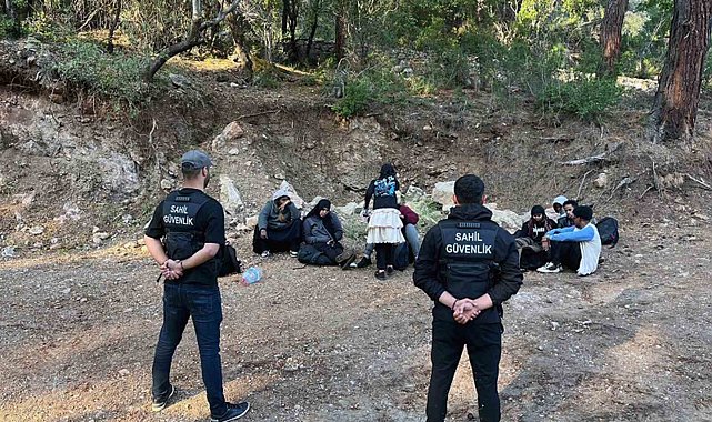 Fethiye Kayaköy'de 1'i çocuk 10 düzensiz göçmen yakalandı