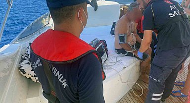 Fethiye'de 2 vatandaşa denizden tıbbi tahliye gerçekleştirildi