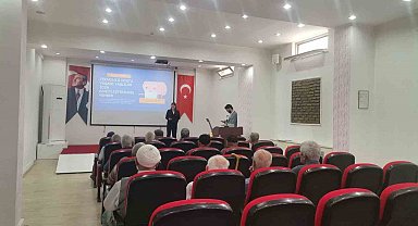 FÜ öğrencileri yaşlılarla buluştu