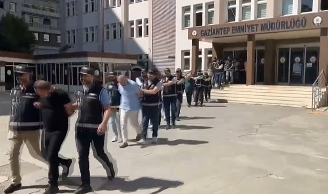 Gaziantep merkezli 3 ilde kamuyu 13 milyon TL zarara uğratan şahıslara operasyon: 13 gözaltı