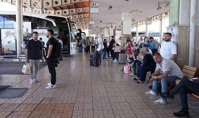 Gaziantep otogarında Kurban Bayramı yoğunluğu
