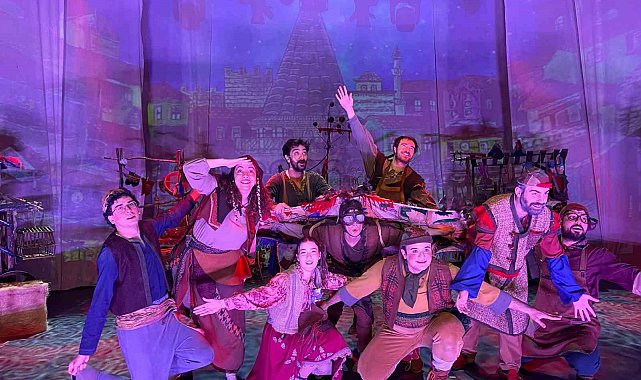 Gaziantep Şehir Tiyatrosu'na yılın tiyatro ekibi ödülü