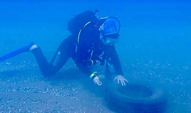 Gazipaşa'da caretta carettalar için deniz dibi temizliği yapıldı