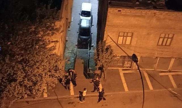 Gece yarısı 2 kardeşin silahlı kavgası mahalleliyi canından bezdirdi