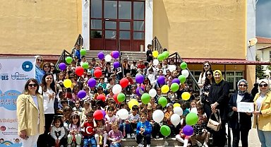 Gediz'de çocuk şenliği coşkusu: minikler hem eğlendi, hem öğrendi