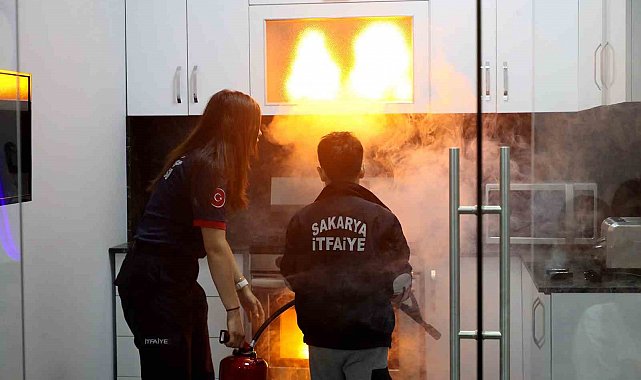 Geleceğin büyüklerine hayat kurtaracak eğitim: Afet bilinci kazanıyorlar