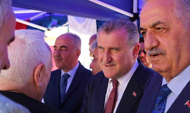 Gençlik ve Spor Bakanı Osman Aşkın Bak Rize'de bayramlaşma törenine katıldı