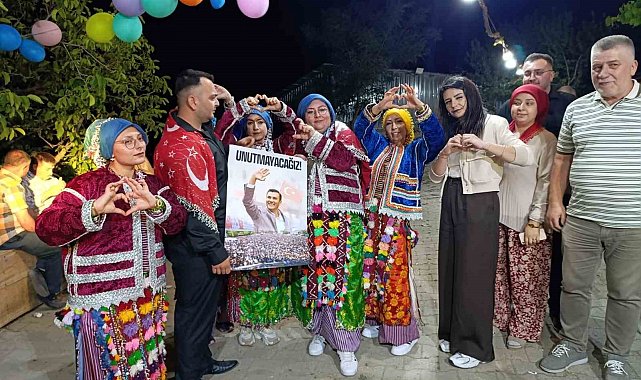 Gördes'te Yörüklerin geleneksel düğünü renkli görüntülere sahne oldu