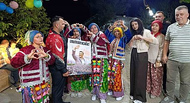 Gördes'te Yörüklerin geleneksel düğünü renkli görüntülere sahne oldu