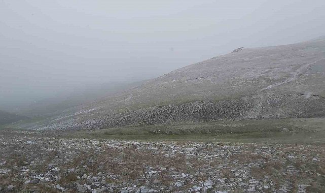 Gümüşhane'ye Haziran'ın son gününde kar sürprizi