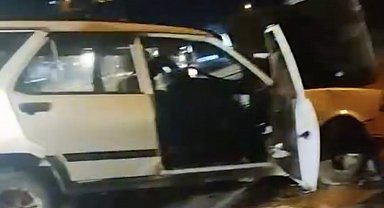 Hafif ticari araç ile otomobil çarpıştı: 6 yaralı