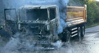 Hafriyat kamyonu alevlere teslim oldu