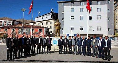Hakkari'deki muhtarlardan ekmek zammına tepki