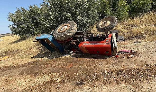 Halfeti'de traktör devrildi: 3 yaralı