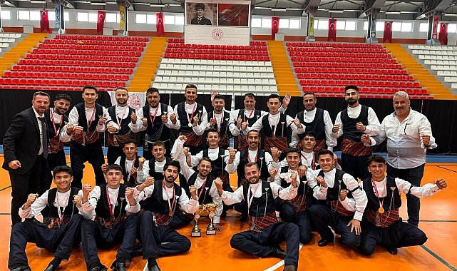 Halk oyunları yarışmasında Erzincangücü Spor Kulübü, gençler ve büyükler kategorisinde şampiyon oldu