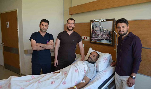 Hastanın böbreğinden 23 santimlik kist çıkarıldı