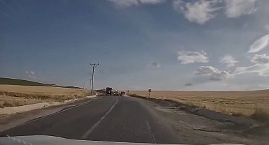 Hatalı sollama yapan sürücü yürekleri ağza getirdi