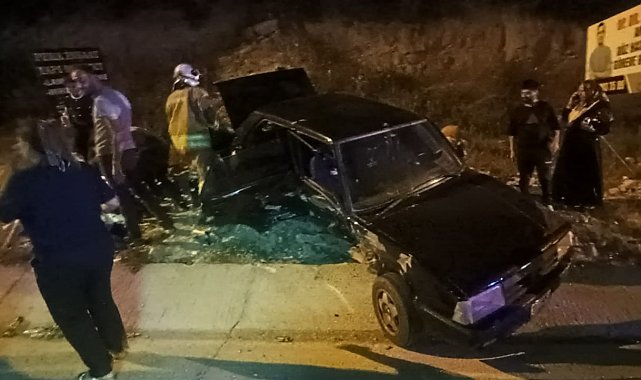 Hatay'da iki otomobil çarpıştı: 6 yaralı