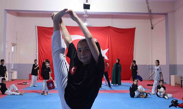 Hobi olarak başladığı taekwondoda Kayseri şampiyonu oldu