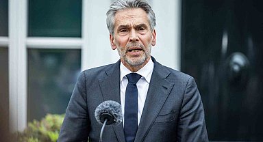 Hollanda'da hükümet dağıldı