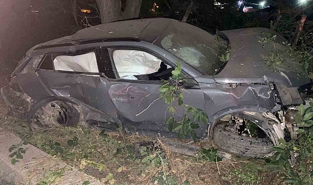 Hurdaya çıkan otomobilden yaralı kurtuldu