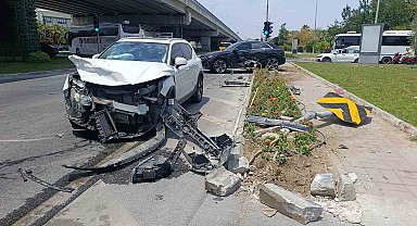 Hurdaya dönen lüks araçlardan burunları bile kanamadan çıktılar