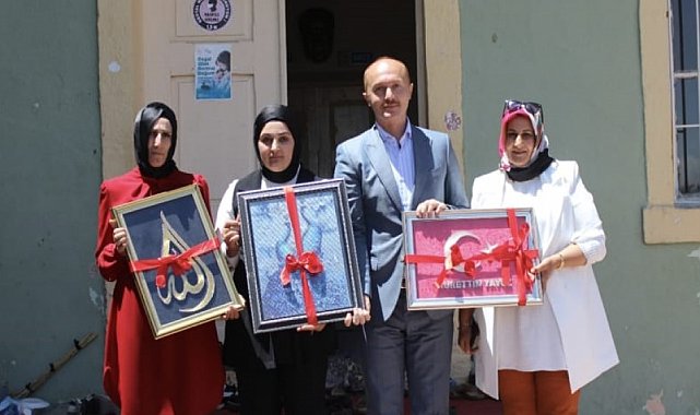 Iğdır'da el emeği göz nuru ürünler sergilendi