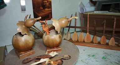 İki kalas bir hevesle başladı, minyatür sanatın ustasına dönüştü